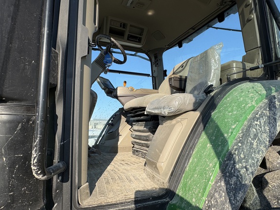 2023 John Deere 7R 270 Tractor