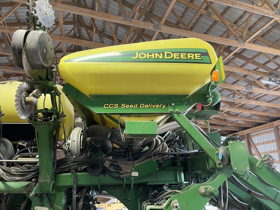 2011 John Deere 1790 Planter