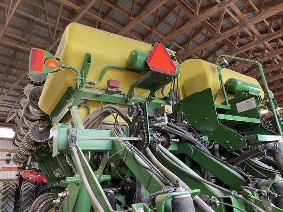 2011 John Deere 1790 Planter
