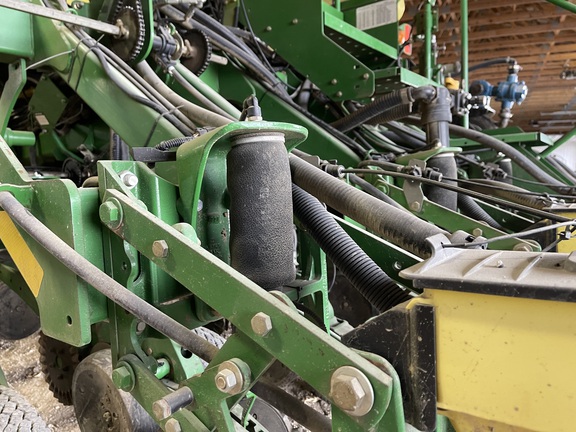 2011 John Deere 1790 Planter