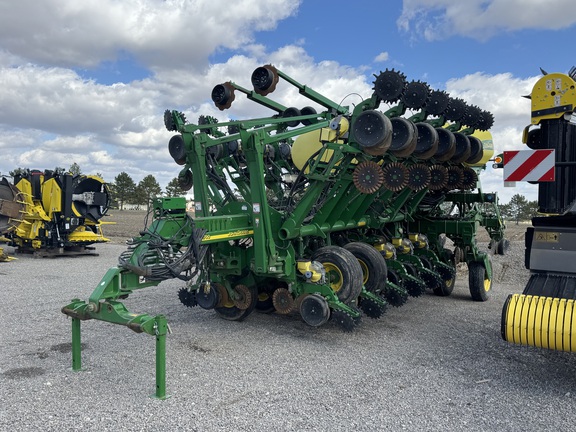 2011 John Deere 1790 Planter