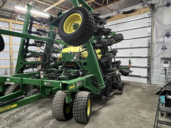 2015 John Deere 1990 Air Seeder