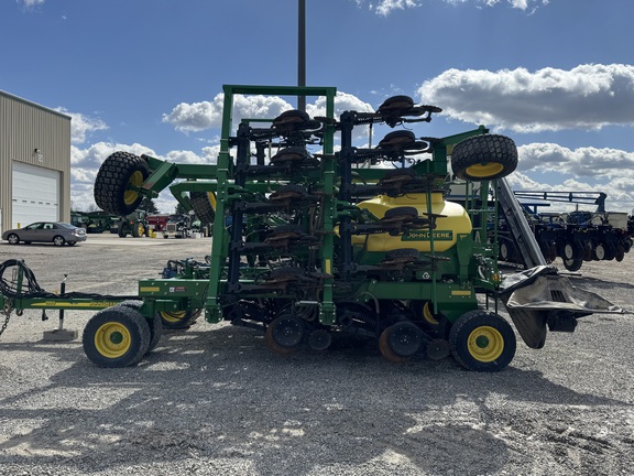 2015 John Deere 1990 Air Seeder