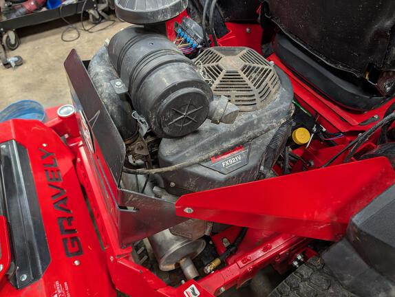 2023 Gravely Pro-Turn 560 Mower/Zero Turn