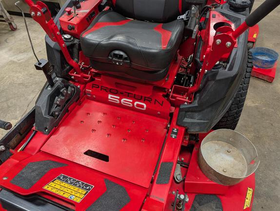 2023 Gravely Pro-Turn 560 Mower/Zero Turn