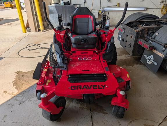 2023 Gravely Pro-Turn 560 Mower/Zero Turn