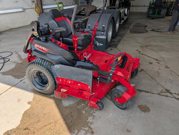2023 Gravely Pro-Turn 560 Mower/Zero Turn
