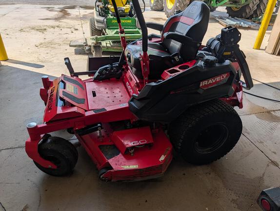 2023 Gravely Pro-Turn 560 Mower/Zero Turn