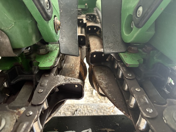 2013 John Deere 608C Header Corn Head