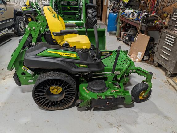 2023 John Deere Z930M Mower/Zero Turn