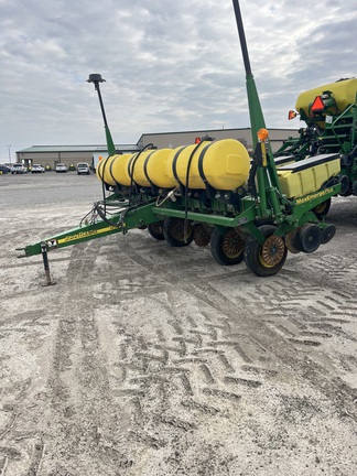 2002 John Deere 1750 Planter