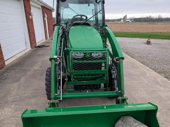 2011 John Deere 3520 Tractor Compact