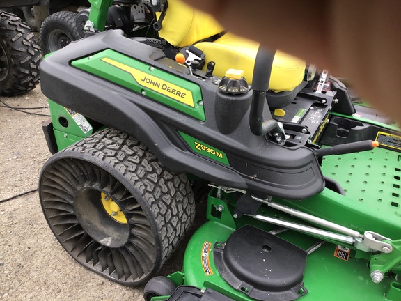2023 John Deere Z930M Mower/Zero Turn