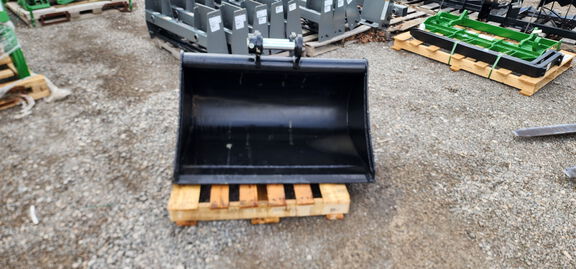 2025 John Deere BYT11918 42" Ditch Bucket (Pin Grabber 60P) Misc