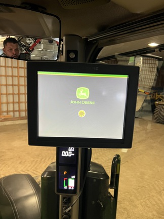 2023 John Deere 7R 290 Tractor