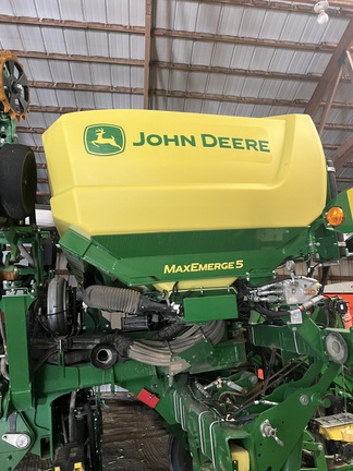 2024 John Deere 1795 Planter
