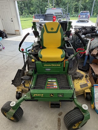 2022 John Deere Z545R Mower/Zero Turn