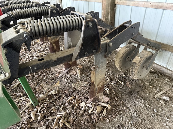 2002 John Deere 2100 Disk Ripper