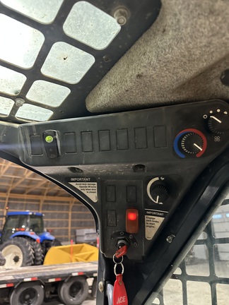 2016 John Deere 318G Skid Steer Loader