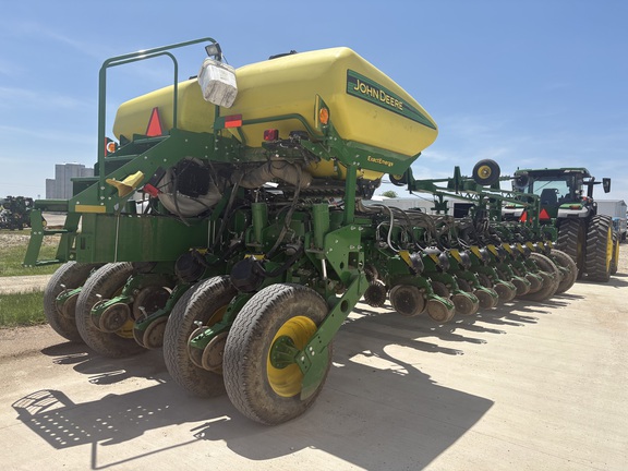 2018 John Deere 1775NT Planter