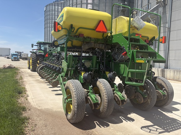2018 John Deere 1775NT Planter