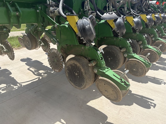 2018 John Deere 1775NT Planter