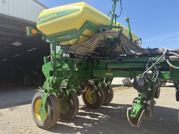 2018 John Deere 1775NT Planter