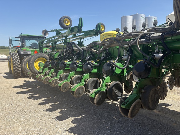 2018 John Deere 1775NT Planter