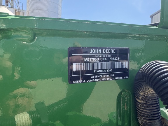 2022 John Deere 1795 Planter