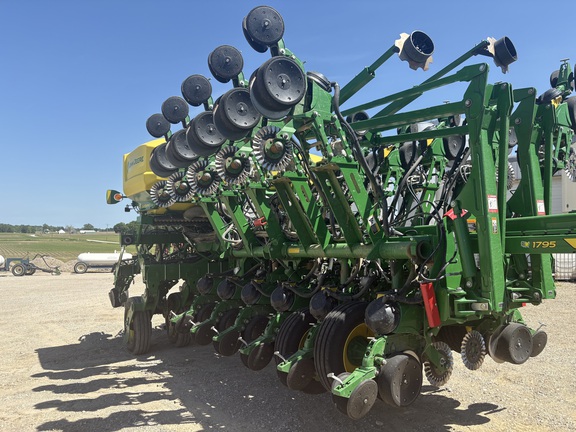 2022 John Deere 1795 Planter