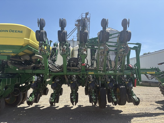 2022 John Deere 1795 Planter
