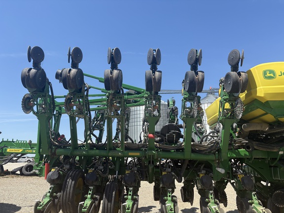 2022 John Deere 1795 Planter