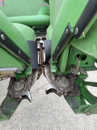 2009 John Deere 608C Header Corn Head