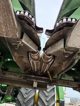 2009 John Deere 608C Header Corn Head
