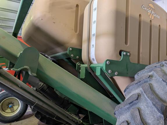 2009 Great Plains YP1225-24TR Planter