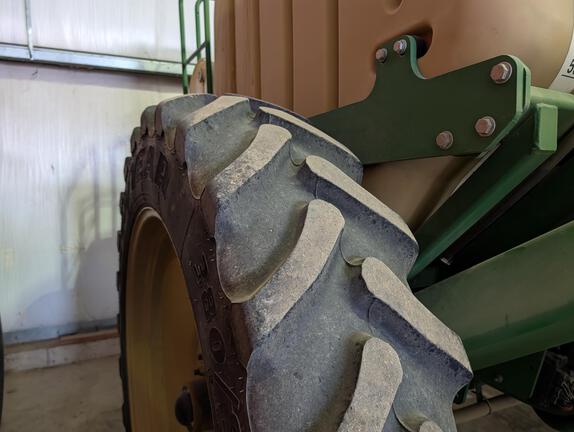 2009 Great Plains YP1225-24TR Planter