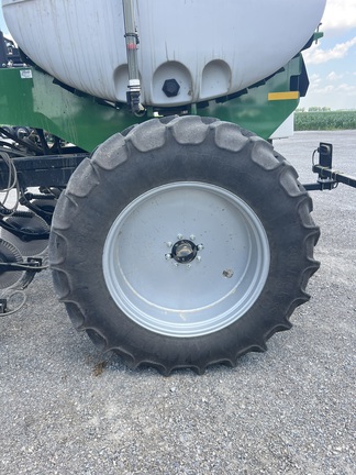 2023 Unverferth NutriMax 1025 Applicator