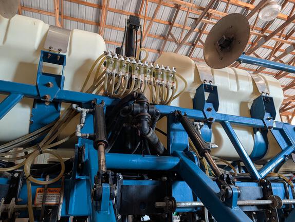 2008 Kinze 3650 Planter