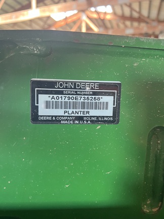 2010 John Deere 1790 Planter