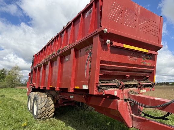 2020 Meyers 9624 Cropmax Manure Spreader