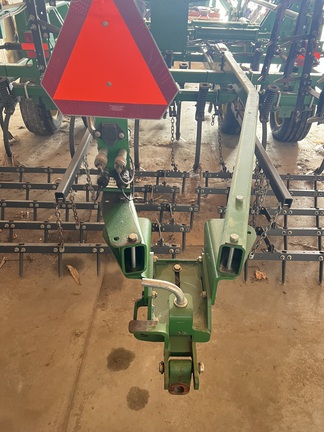 2014 John Deere 2210 Field Cultivator