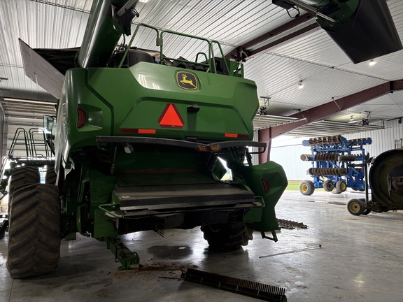 2023 John Deere X9 1000 Combine
