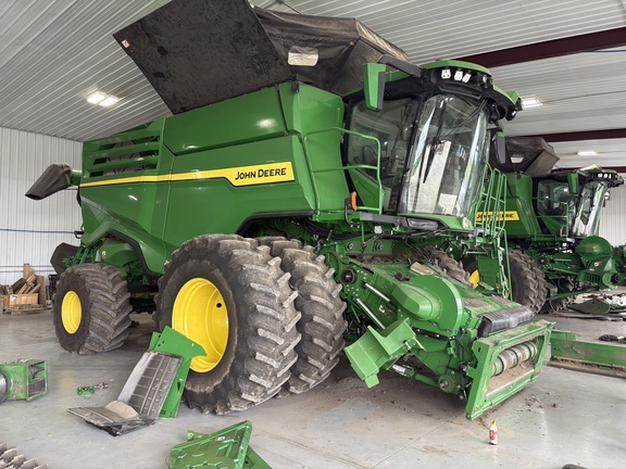 2023 John Deere X9 1000 Combine