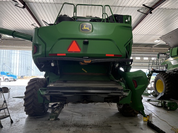 2023 John Deere X9 1000 Combine