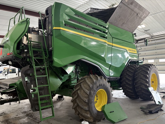 2023 John Deere X9 1000 Combine