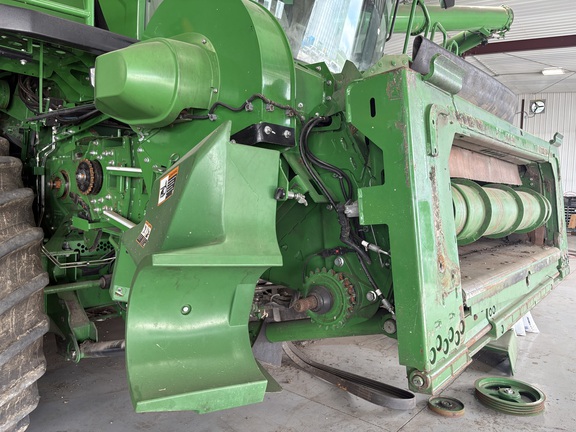 2023 John Deere X9 1000 Combine
