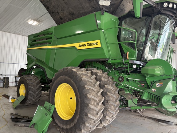2023 John Deere X9 1000 Combine