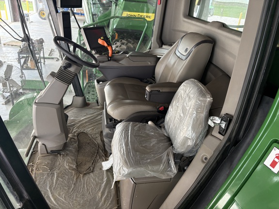 2023 John Deere X9 1000 Combine