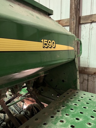 2009 John Deere 1590 Drill
