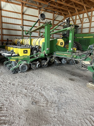 1999 John Deere 1770 Planter